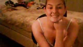 Curvy Teen Webcam Girl Fingers Her Pussy