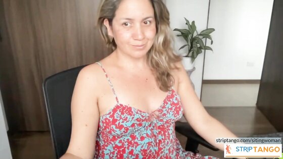 sitingwoman Online sex chat at stripTango