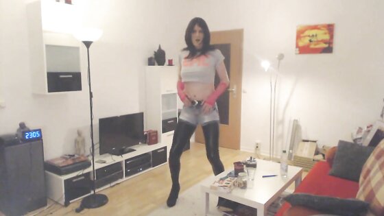 Smocking Hot Dance Emo Girl