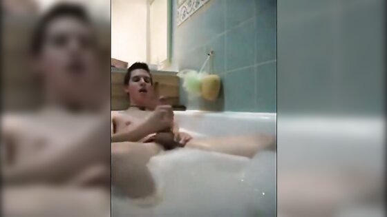 Twink jerking off in bathtub