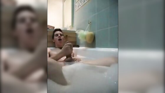 Twink jerking off in bathtub