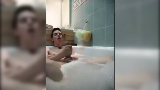 Twink jerking off in bathtub