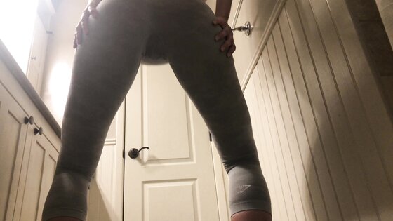 bizarropornos.com - Leggings Squat Workout Panty Poop